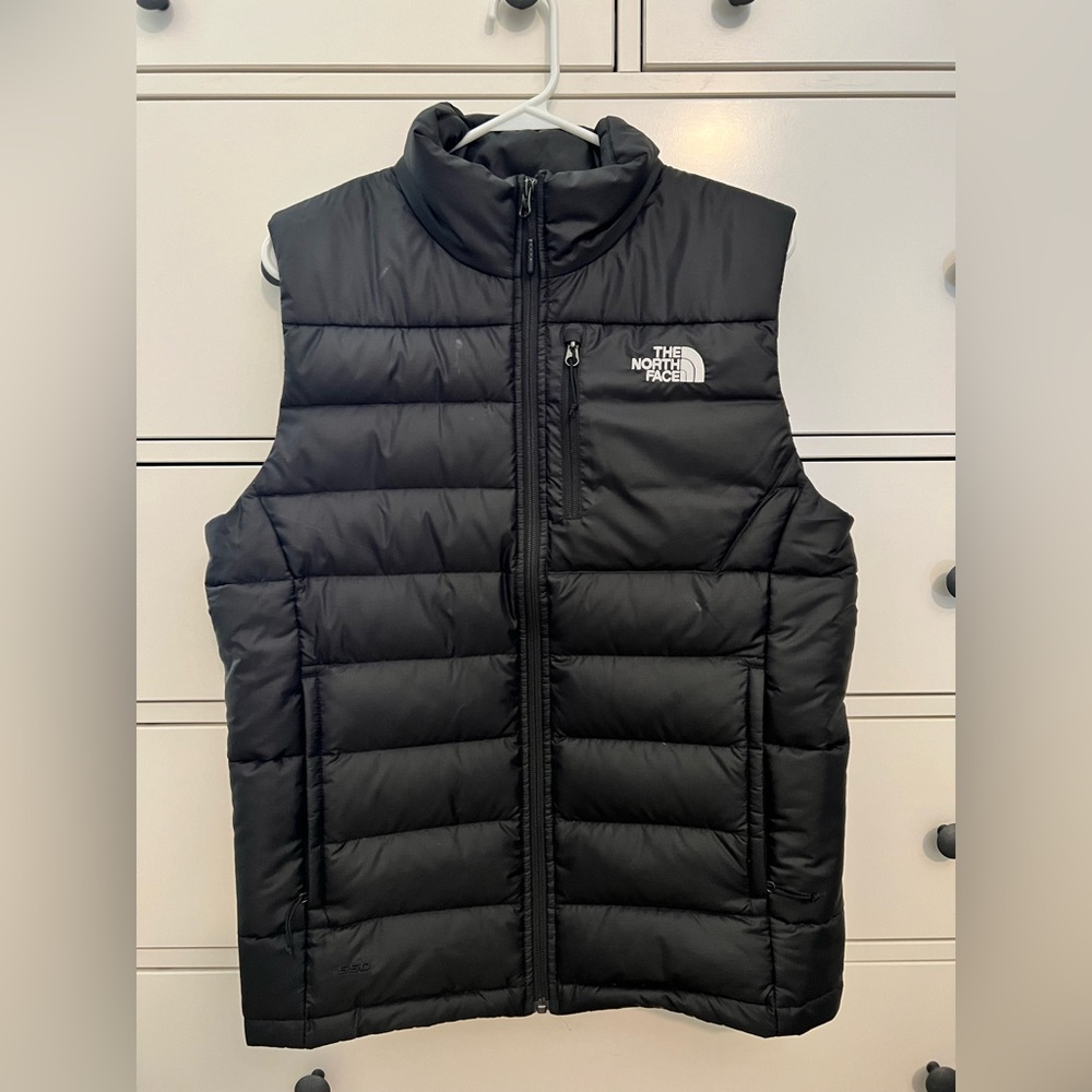 The NorthFace 550 Black Puffer Vest Men’s Size Small